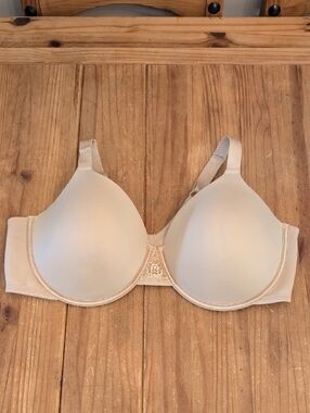 Vanity Fair Beige Adj Strap Under Wire Smoothing Bra, 44DD